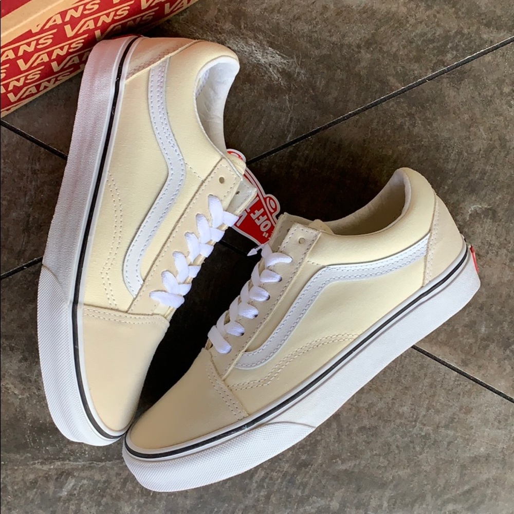VANS OLD SKOOL CLASSIC WHITE/TRUE WHITE WMNS - Picture 16 of 16